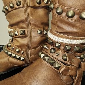 Tall one of a kind customized 👢 boots